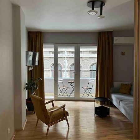 Double Studio Near University Square - 2 Balconies ブカレスト エクステリア 写真
