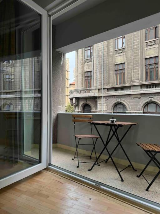 Double Studio Near University Square - 2 Balconies ブカレスト エクステリア 写真